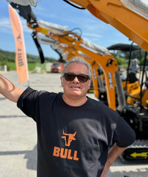 BULL Equipment team
